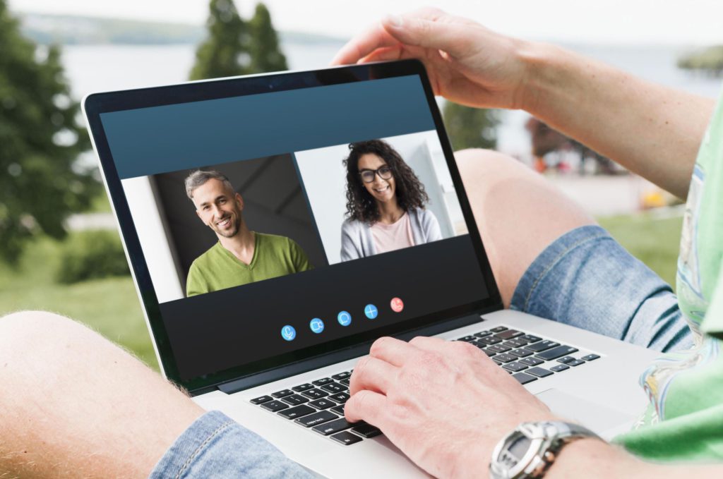 Un plan cul avec internet ou sans ?